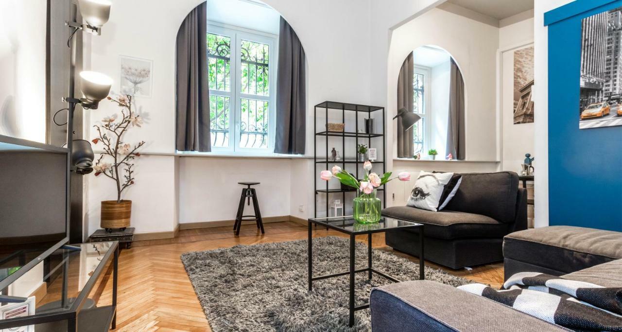 Ferienwohnung Hintown Castle Mansion Mailand Exterior foto